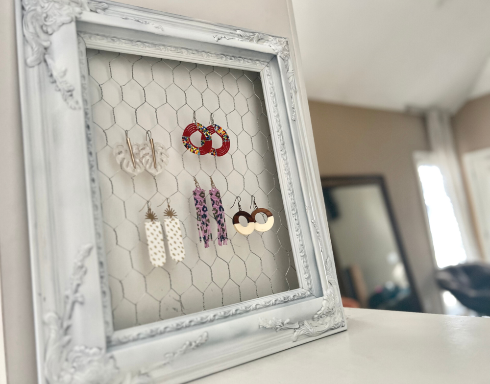 Chicken Wire Frame Organizer