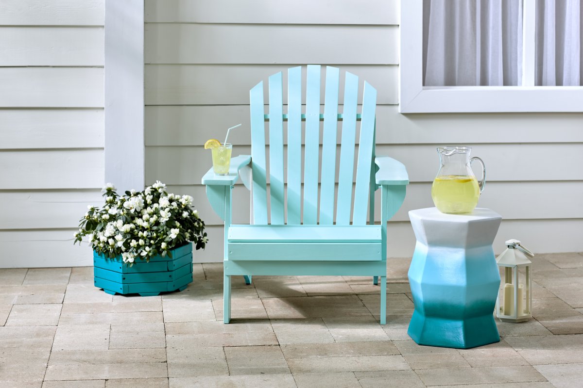 Adirondack chair spray painted with Painter’s Touch 2X Ultra Cover