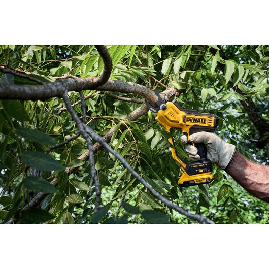 DeWALT® DCPR320D1 1 1/2 Inch 20 Volt* Max Cordless Pruner Kit at