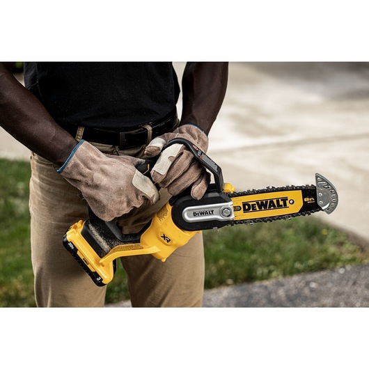 DeWALT® DCCS623L1 8Inch 20Volt* Max Brushless Cordless Pruning