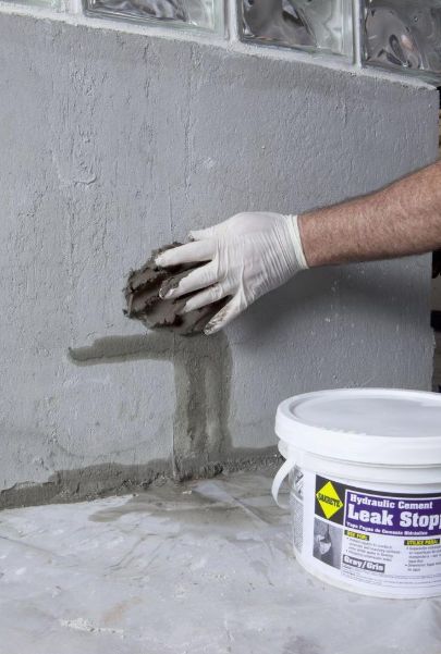 Sakrete 60200700 50-Pound Gray Leak Stopper Hydraulic Cement Mix at