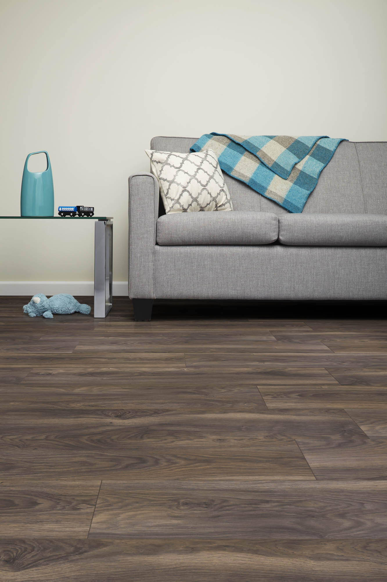 Inhaus SOLIDO VISION 7.64x50.63Inch Gunstock Oak Laminate Plank